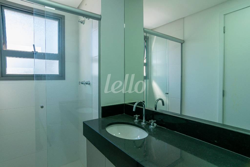 BANHEIRO SUITE 1 de Apartamento para alugar, Padrão com 248 m², 4 quartos e 5 vagas em Itaim Bibi - São Paulo