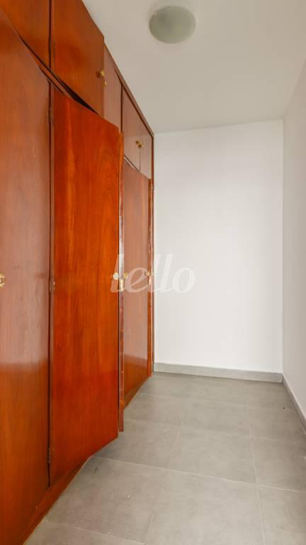 ÁREA DE SERVIÇO de Apartamento para alugar, Padrão com 129 m², 3 quartos e 1 vaga em Itaim Bibi - São Paulo