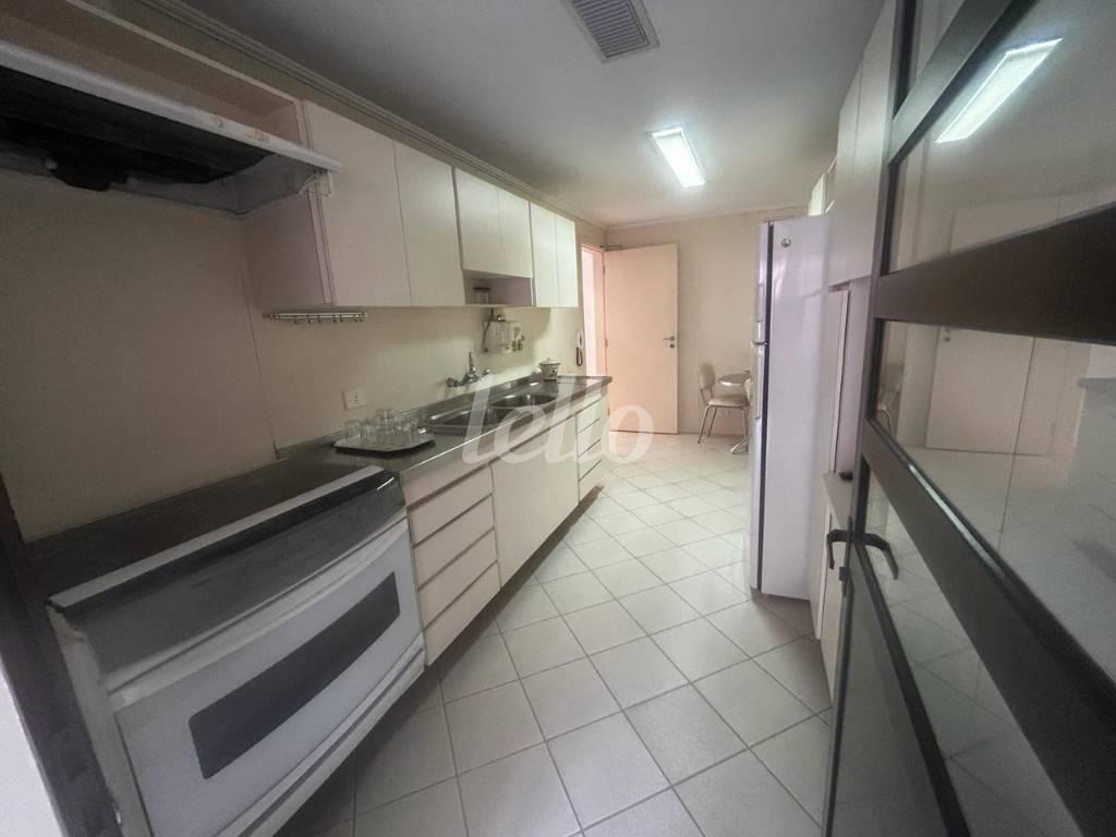 COZINHA de Apartamento para alugar, Padrão com 149 m², 2 quartos e 2 vagas em Jardim Paulista - São Paulo