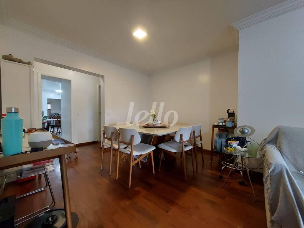 SALA de Apartamento à venda, Padrão com 127 m², 3 quartos e 2 vagas em Vila Regente Feijó - São Paulo