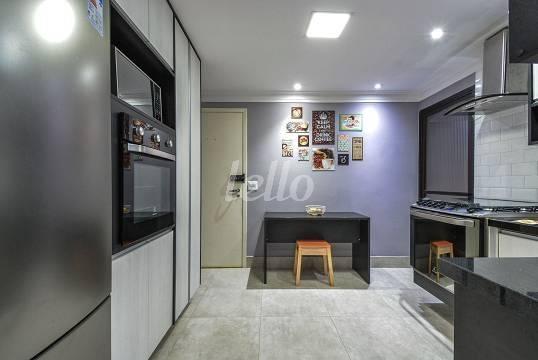 COZINHA de Apartamento à venda, Padrão com 112 m², 3 quartos e 2 vagas em Santo Amaro - São Paulo