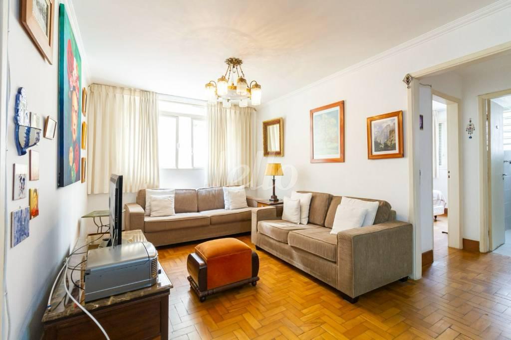 SALA de Apartamento para alugar, Padrão com 114 m², 2 quartos e 1 vaga em Jardim Paulista - São Paulo