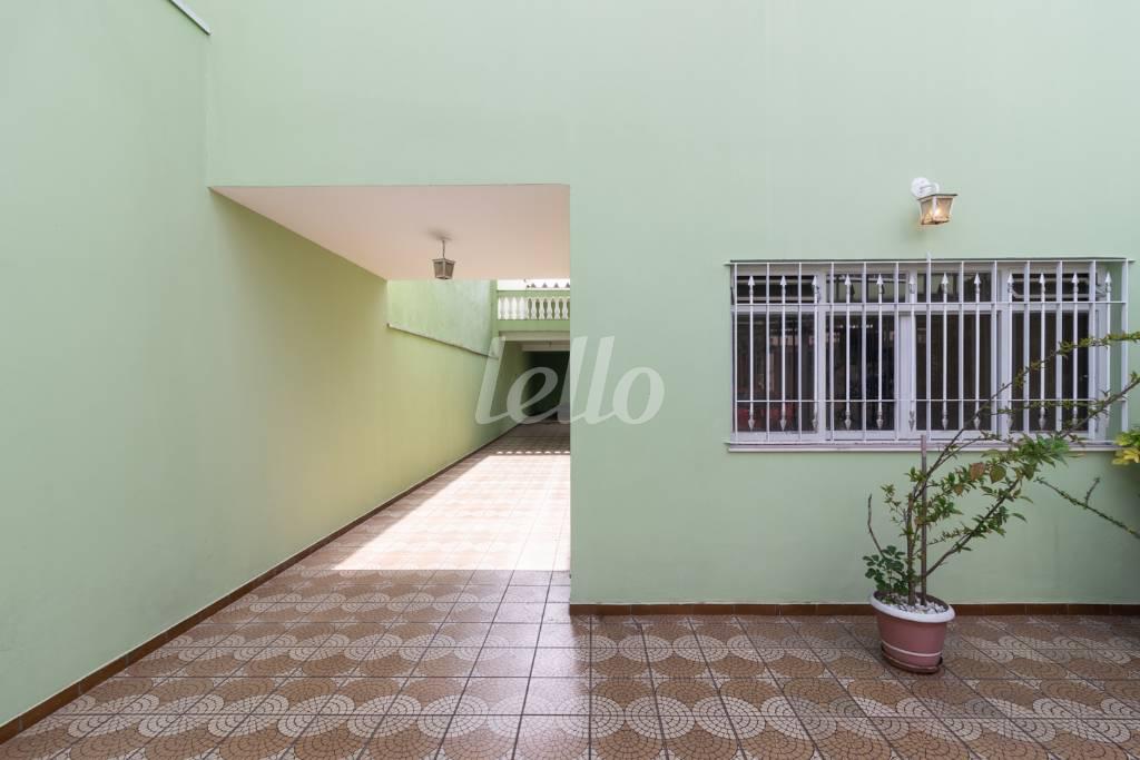 FACHADA de Casa à venda, sobrado com 170 m², 3 quartos e 4 vagas em Água Rasa - São Paulo