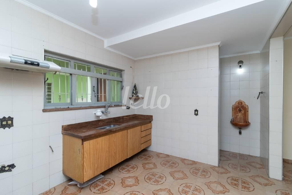 COZINHA de Casa à venda, sobrado com 170 m², 3 quartos e 4 vagas em Água Rasa - São Paulo