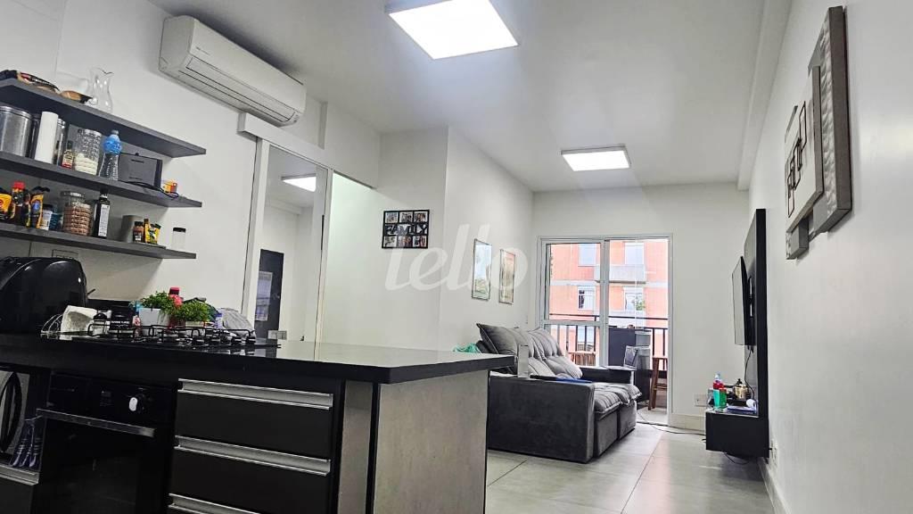 LIVING de Apartamento à venda, Padrão com 74 m², 3 quartos e 2 vagas em Campo Belo - São Paulo
