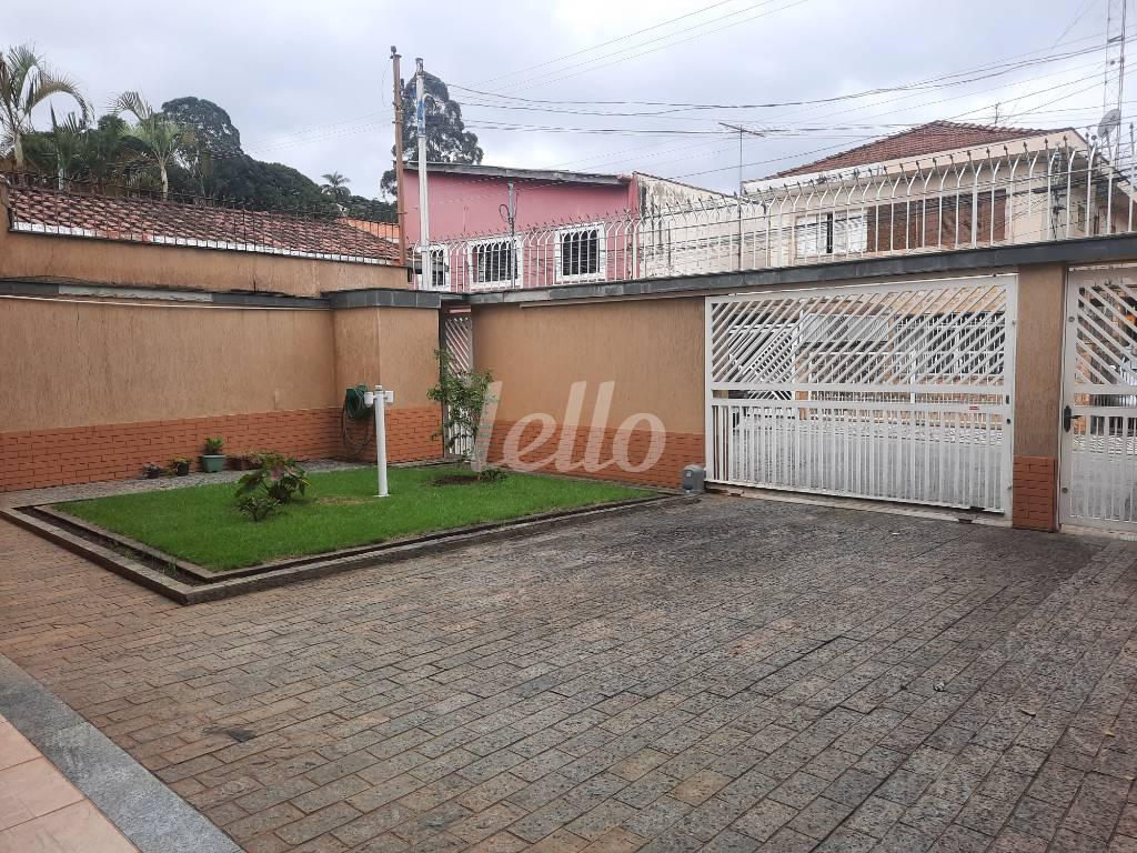 GARAGEM / JARDIM de Casa à venda, sobrado com 273 m², 3 quartos e 4 vagas em Tremembé - São Paulo