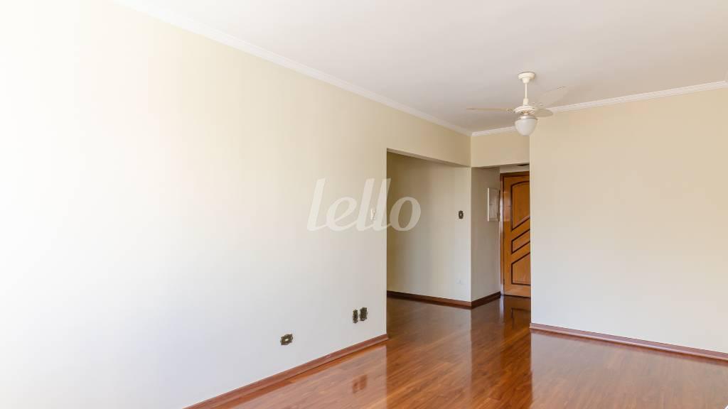 SALA de Apartamento para alugar, Padrão com 86 m², 3 quartos e 1 vaga em Vila Clementino - São Paulo