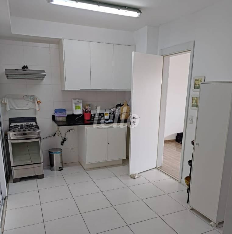 COZINHA de Apartamento para alugar, Padrão com 125 m², 1 quarto e 3 vagas em Jardim da Glória - São Paulo
