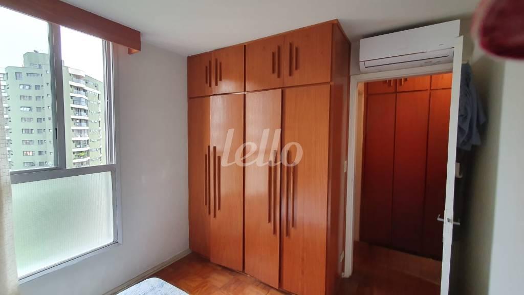 DORMITORIO de Apartamento para alugar, Padrão com 78 m², 2 quartos e em Vila Alexandria - São Paulo
