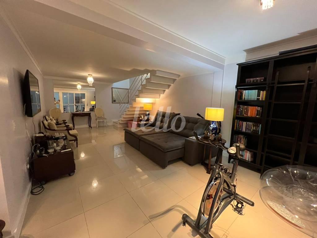 LIVING de Casa à venda, em condomínio - sobrado com 275 m², 4 quartos e 3 vagas em Brooklin Paulista - São Paulo