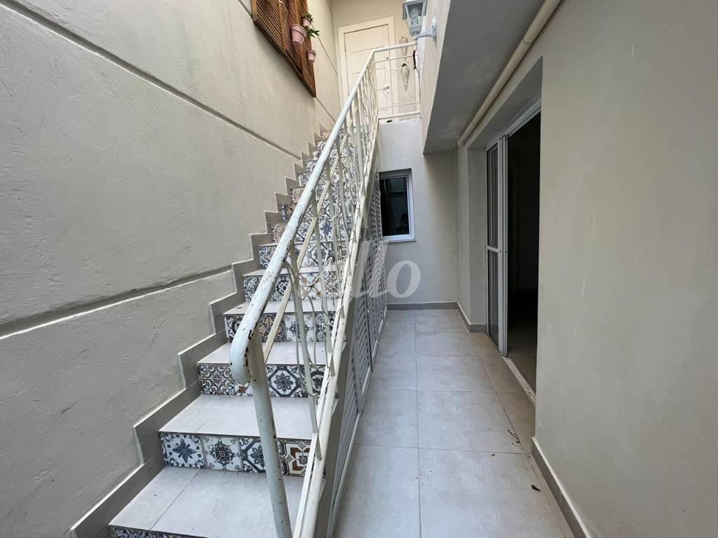 ESCADA DE ACESSO de Casa à venda, em condomínio - sobrado com 275 m², 4 quartos e 3 vagas em Brooklin Paulista - São Paulo