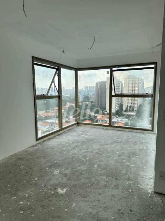 LIVING de Apartamento à venda, Padrão com 149 m², 3 quartos e 2 vagas em Indianópolis - São Paulo
