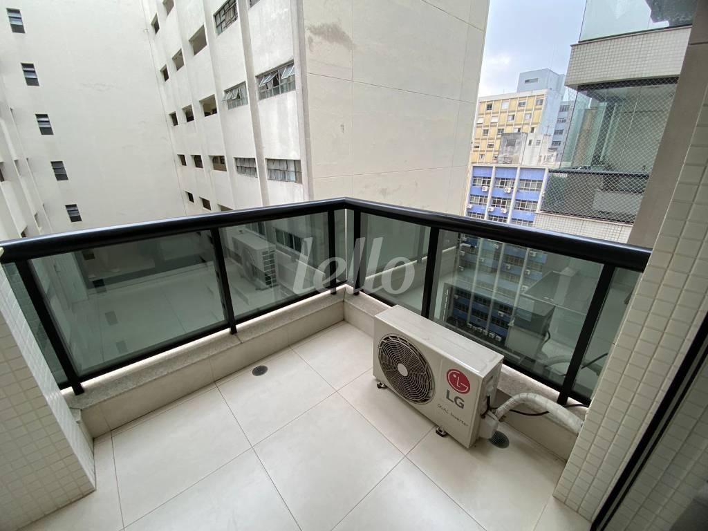 VARANDA de Apartamento para alugar, Padrão com 38 m², 1 quarto e 1 vaga em Bela Vista - São Paulo