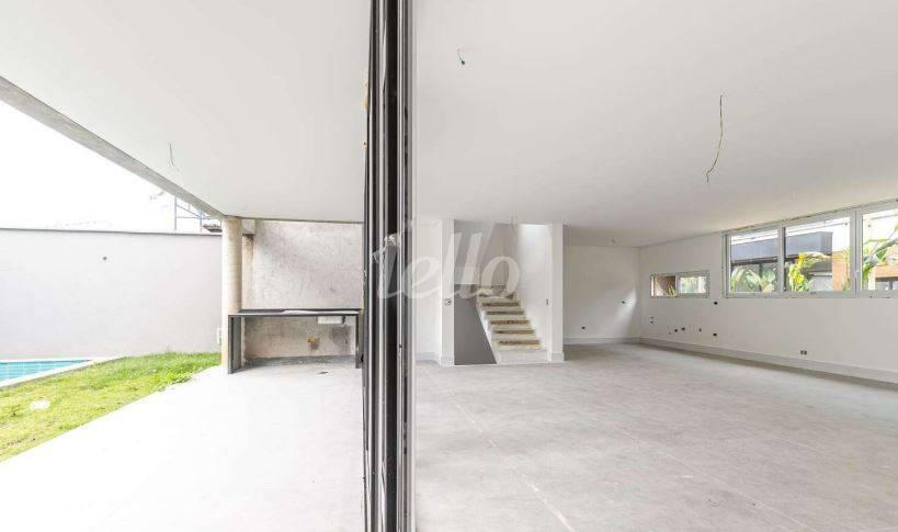 SALA de Casa à venda, sobrado com 450 m², 4 quartos e 4 vagas em Santo Amaro - São Paulo