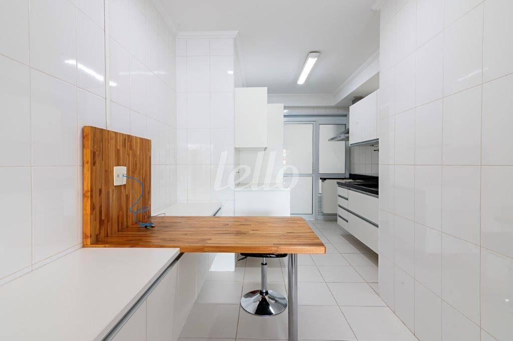 COZINHA de Apartamento para alugar, Padrão com 133 m², 3 quartos e 2 vagas em Ipiranga - São Paulo