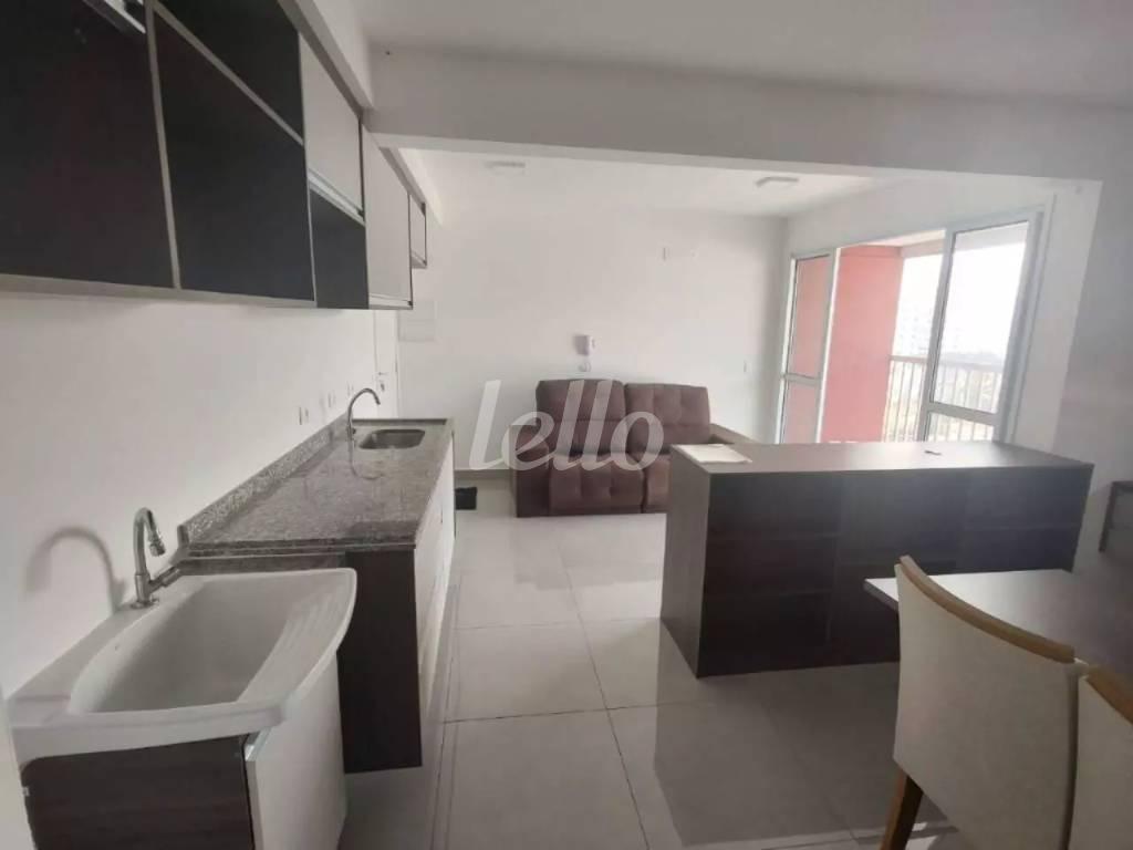 COZINHA E AREA DE SERVICO de Apartamento para alugar, Padrão com 37 m², 1 quarto e em Vila Guarani - São Paulo