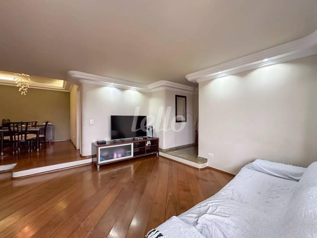 SALA de Apartamento à venda, Padrão com 130 m², 3 quartos e 2 vagas em Centro - Santo André
