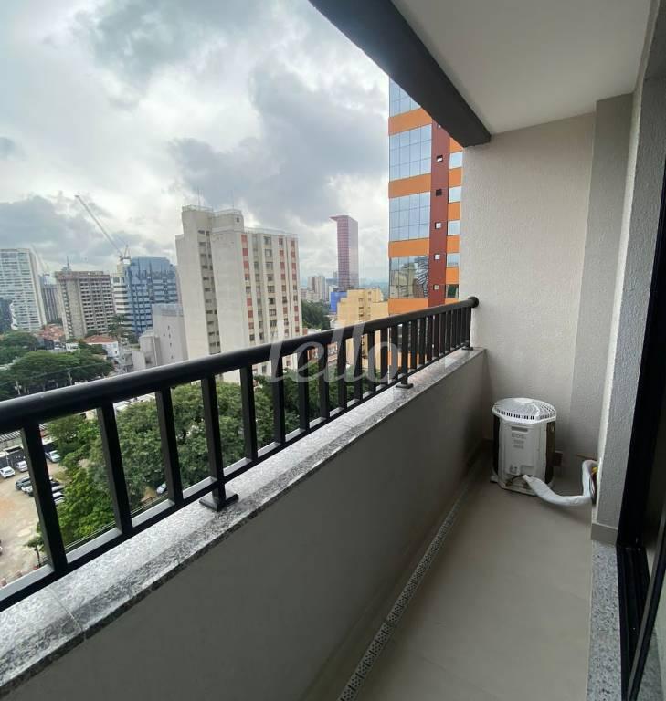 SACADA de Apartamento para alugar, Padrão com 25 m², 1 quarto e em Pinheiros - São Paulo