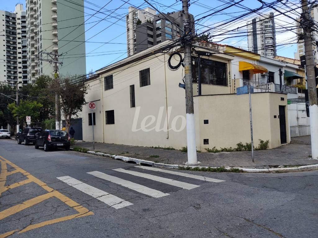 FACHADA de Casa para alugar, sobrado com 190 m², 3 quartos e 2 vagas em Vila Mariana - São Paulo