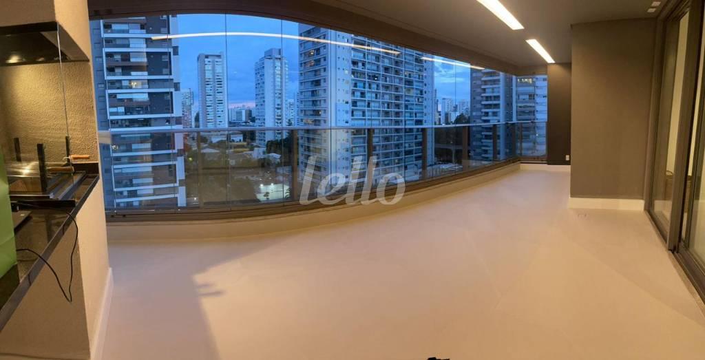 VARANDA GOURMET de Apartamento à venda, Padrão com 189 m², 4 quartos e 4 vagas em Cidade Monções - São Paulo