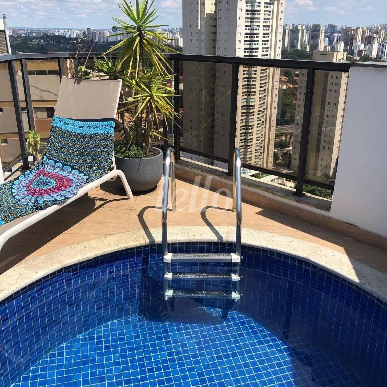PISCINA de Apartamento à venda, cobertura - Padrão com 148 m², 4 quartos e 3 vagas em Campo Belo - São Paulo