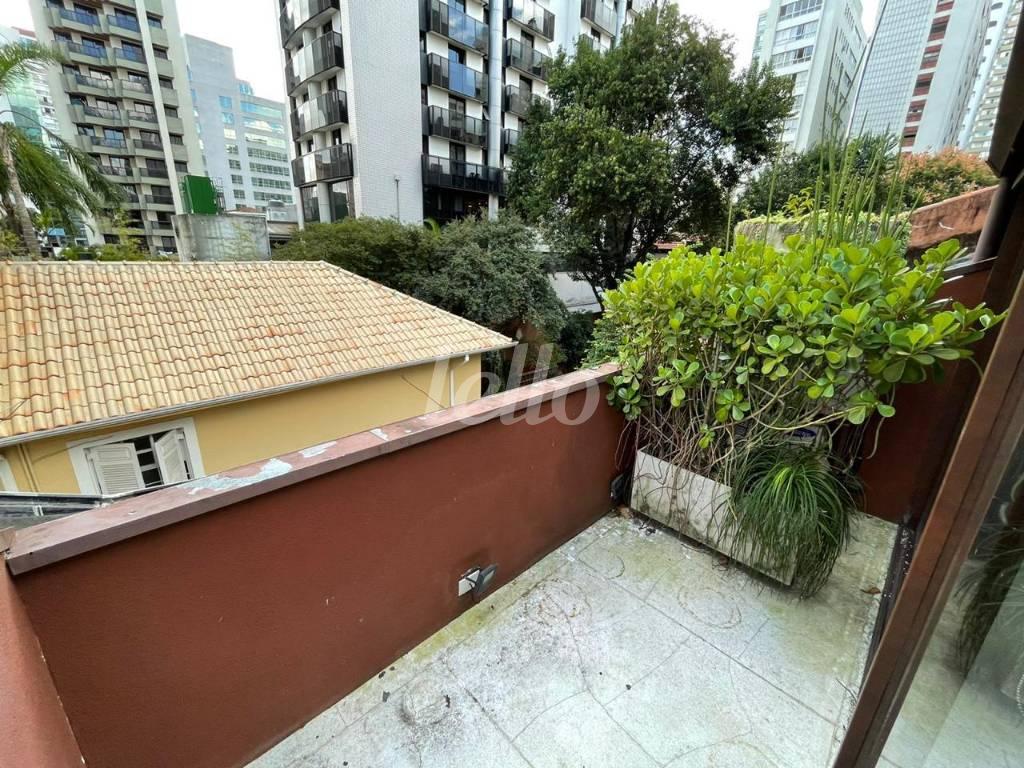 VARANDA de Casa à venda, de vila - sobrado com 114 m², 2 quartos e 1 vaga em Jardim Paulista - São Paulo
