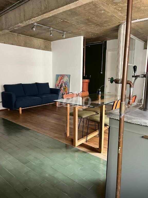 SALA de Apartamento à venda, Padrão com 65 m², 2 quartos e 1 vaga em Vila Olímpia - São Paulo