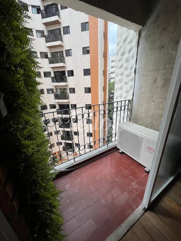 VARANDA de Apartamento à venda, Padrão com 65 m², 2 quartos e 1 vaga em Vila Olímpia - São Paulo