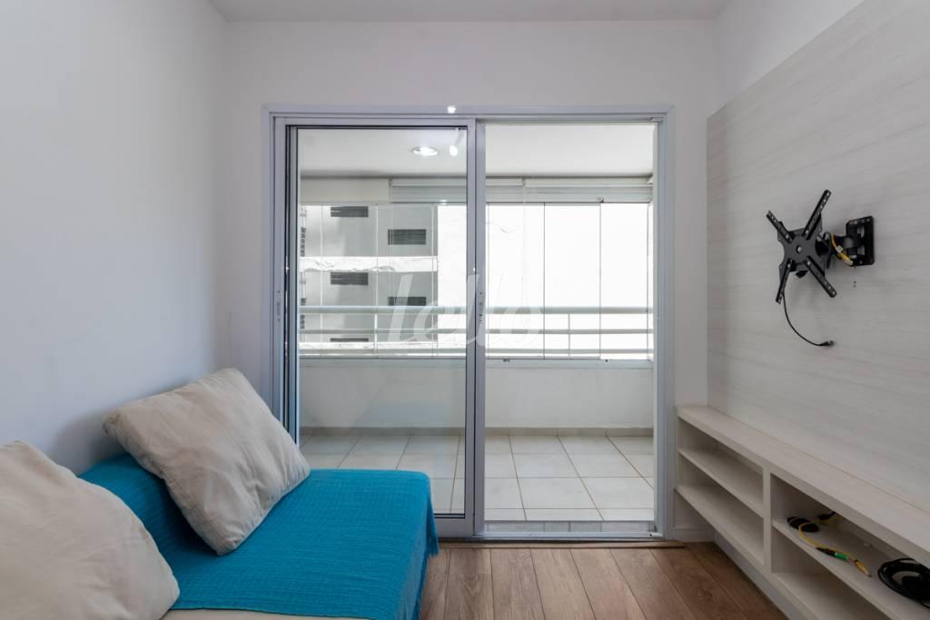 SALA de Apartamento para alugar, Padrão com 37 m², 1 quarto e 1 vaga em Bela Vista - São Paulo