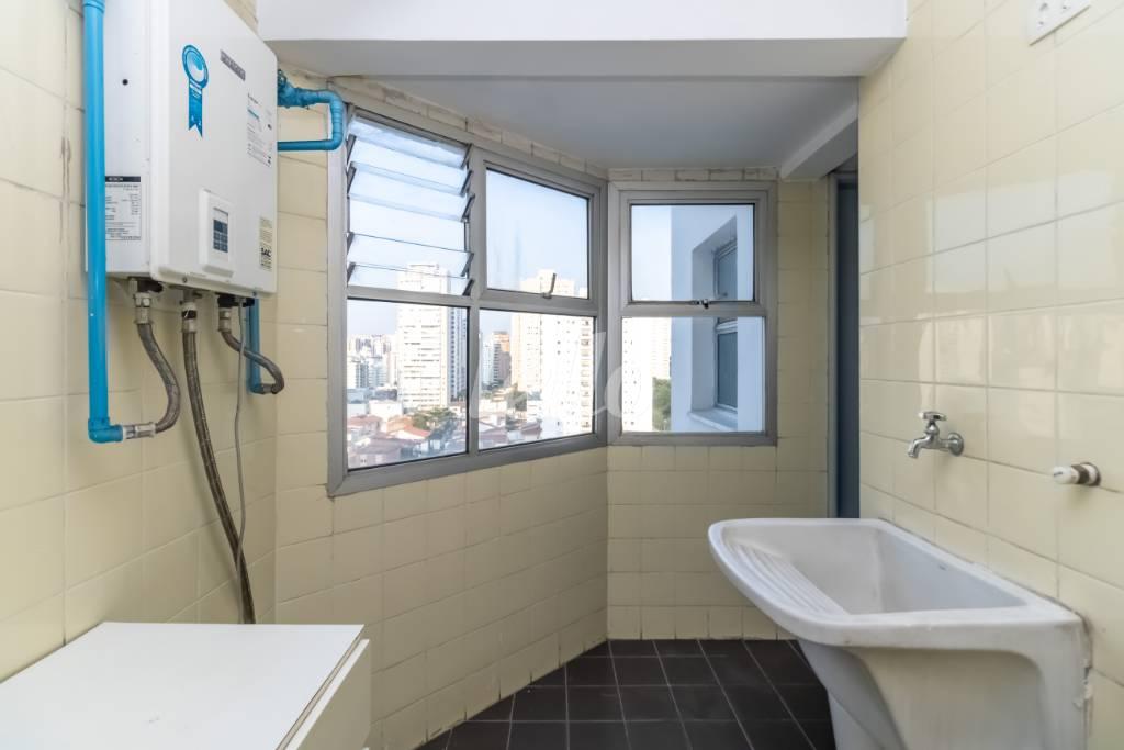 ÁREA DE SERVIÇO de Apartamento à venda, cobertura - Padrão com 256 m², 5 quartos e 4 vagas em Vila Clementino - São Paulo