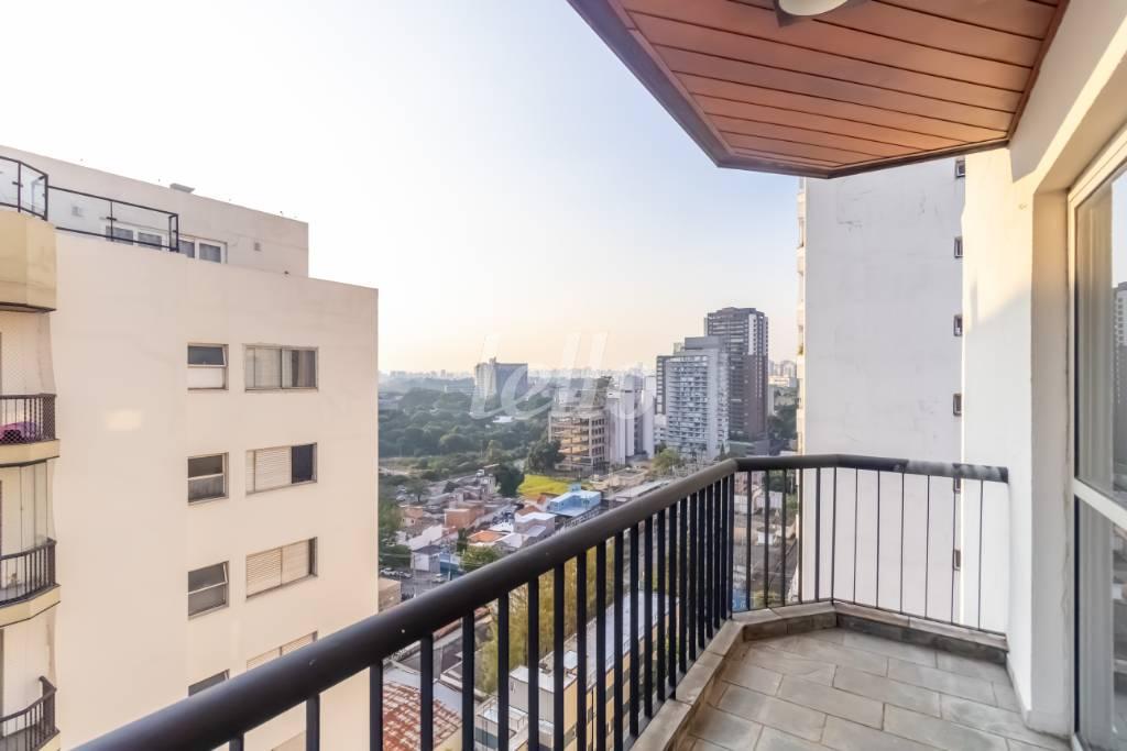 VARANDA de Apartamento à venda, cobertura - Padrão com 256 m², 5 quartos e 4 vagas em Vila Clementino - São Paulo