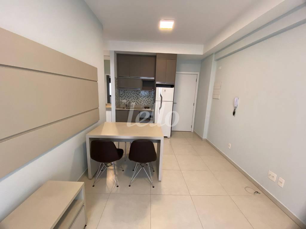 SALA de Apartamento para alugar, Padrão com 38 m², 1 quarto e 1 vaga em Bela Vista - São Paulo