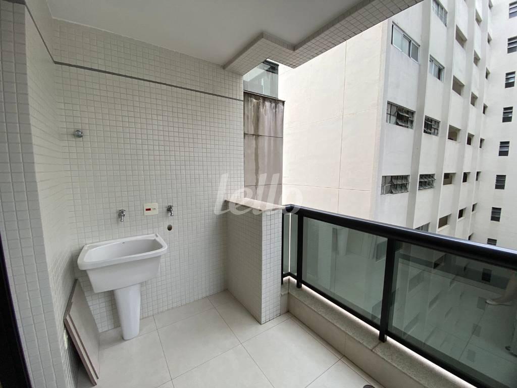 VARANDA de Apartamento para alugar, Padrão com 38 m², 1 quarto e 1 vaga em Bela Vista - São Paulo
