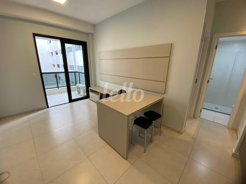 SALA de Apartamento para alugar, Padrão com 38 m², 1 quarto e 1 vaga em Bela Vista - São Paulo