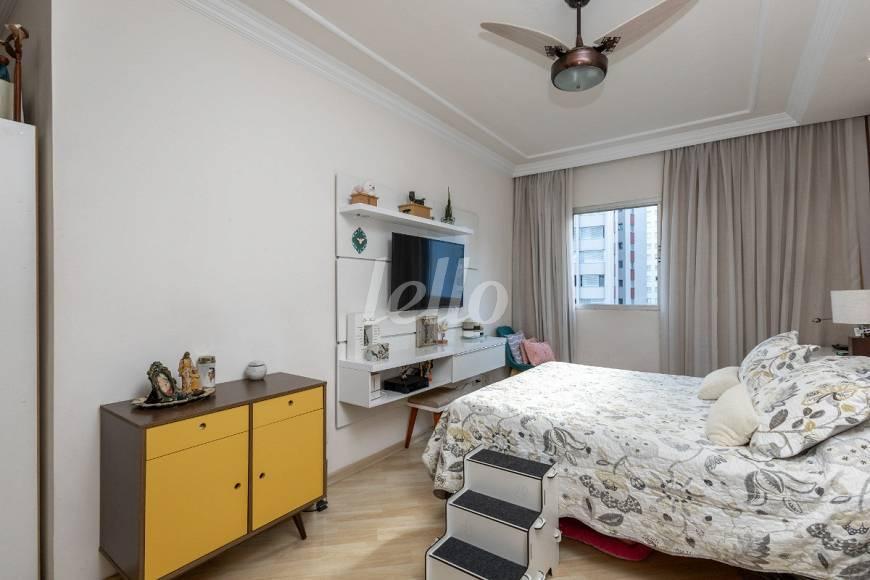 SUÍTE de Apartamento à venda, Padrão com 208 m², 4 quartos e 5 vagas em Indianópolis - São Paulo