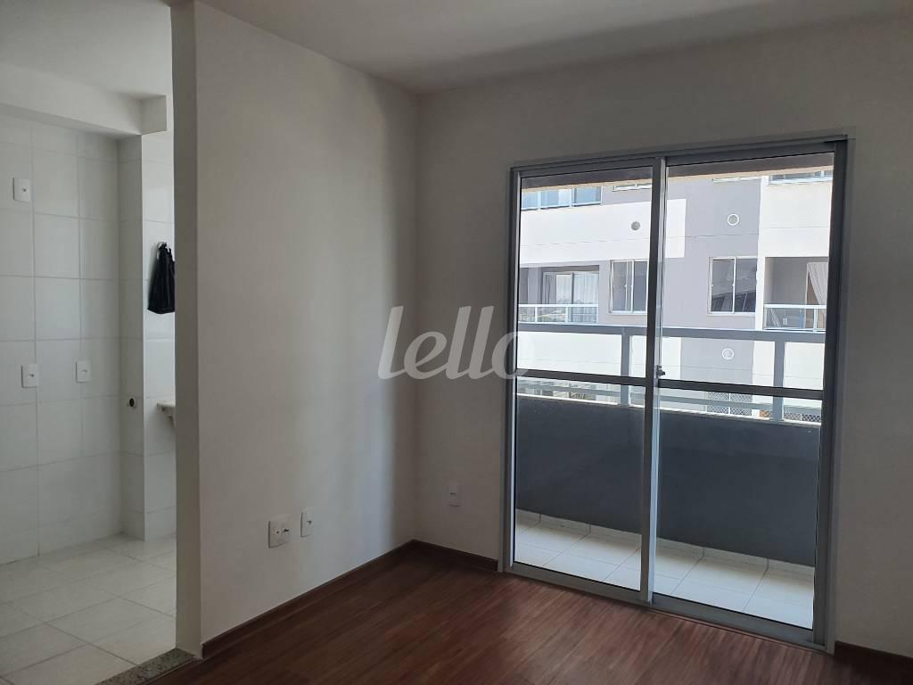SALA 2 AMBIENTES de Apartamento para alugar, Padrão com 50 m², 2 quartos e 1 vaga em Vila Metalúrgica - Santo André