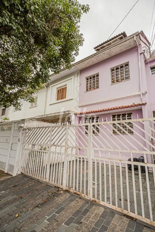 FACHADA de Casa para alugar, sobrado com 230 m², e 2 vagas em Vila Clementino - São Paulo