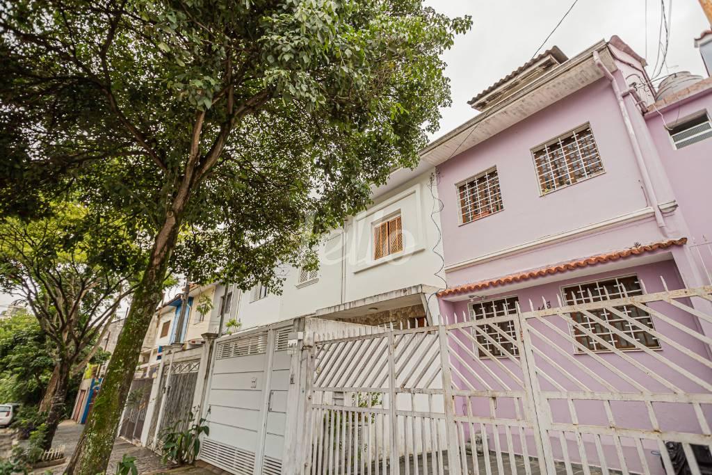 FACHADA de Casa para alugar, sobrado com 230 m², e 2 vagas em Vila Clementino - São Paulo