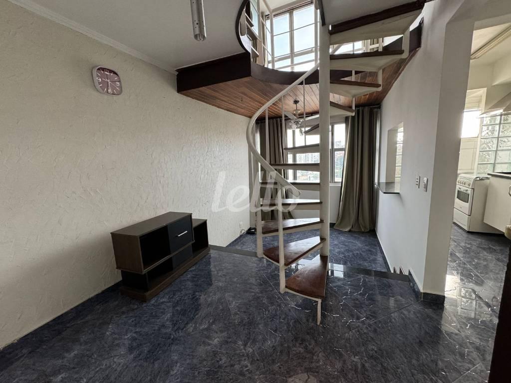 SALA 2 AMBIENTES de Apartamento para alugar, Padrão com 57 m², 1 quarto e 1 vaga em Vila Clementino - São Paulo