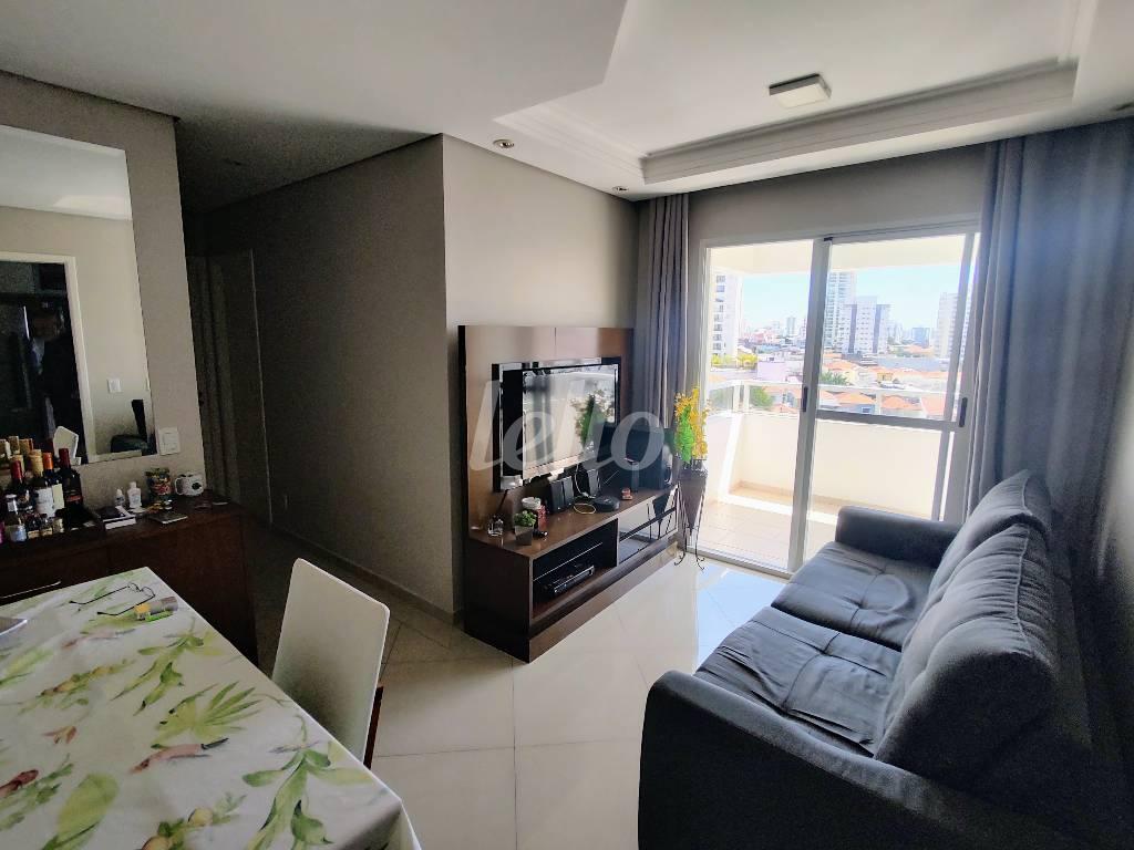 LIVING de Apartamento à venda, Padrão com 55 m², 2 quartos e 2 vagas em Vila Bertioga - São Paulo