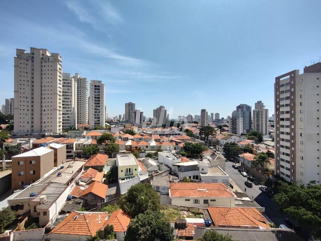 VISTA DA SACADA E DORMITÓRIOS de Apartamento à venda, Padrão com 55 m², 2 quartos e 2 vagas em Vila Bertioga - São Paulo