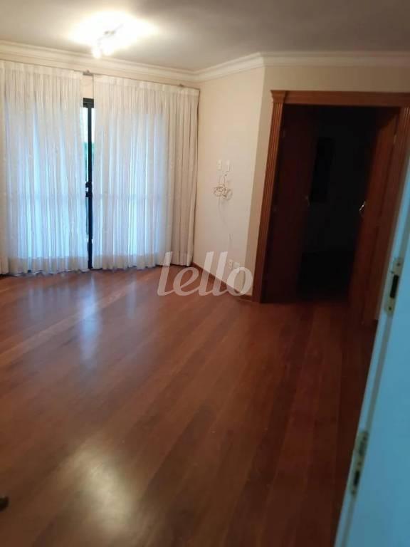 LIVING de Apartamento à venda, Padrão com 62 m², 2 quartos e 1 vaga em Indianópolis - São Paulo