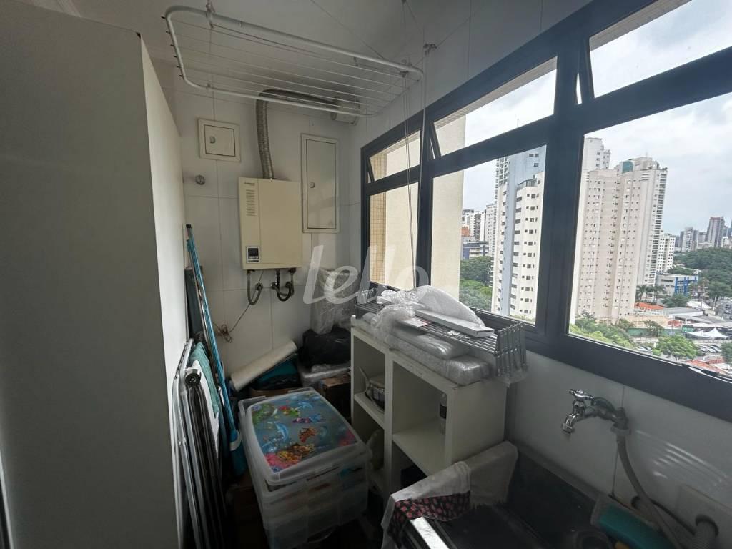 ÁREA DE SERVIÇO de Apartamento para alugar, Padrão com 116 m², 2 quartos e 3 vagas em Vila Nova Conceição - São Paulo
