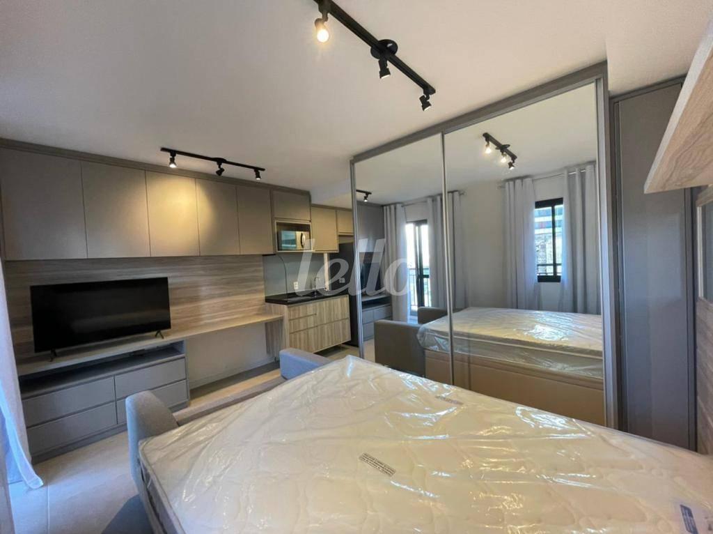 DORMITÓRIO de Apartamento para alugar, Padrão com 26 m², 1 quarto e em Liberdade - São Paulo
