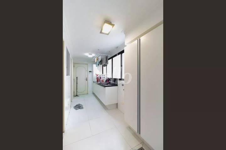 ÁREA DE SERVIÇO de Apartamento à venda, Padrão com 190 m², 3 quartos e 3 vagas em Vila Uberabinha - São Paulo