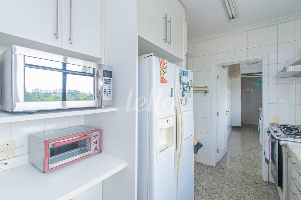 COZINHA de Apartamento para alugar, Padrão com 224 m², 3 quartos e 4 vagas em Planalto Paulista - São Paulo