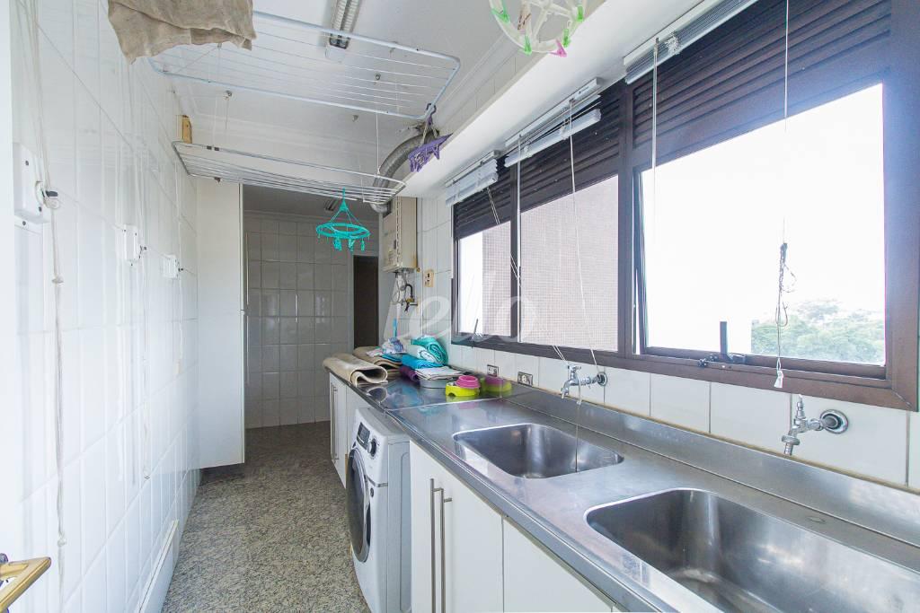 AREA DE SERVIÇO de Apartamento para alugar, Padrão com 224 m², 3 quartos e 4 vagas em Planalto Paulista - São Paulo