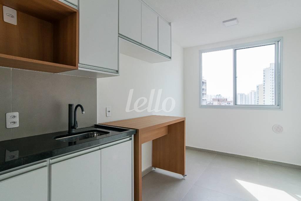 COZINHA de Apartamento para alugar, Padrão com 24 m², 1 quarto e em Água Branca - São Paulo