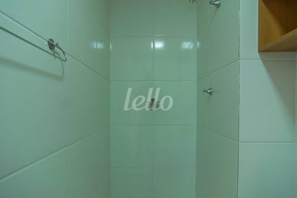 BANHEIRO SUITE de Apartamento para alugar, Padrão com 24 m², 1 quarto e em Água Branca - São Paulo