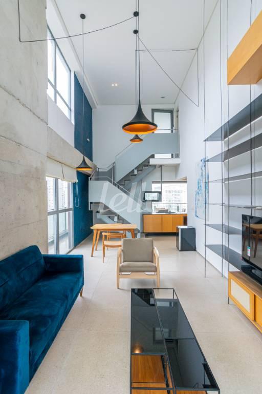 SALA de Apartamento para alugar, Padrão com 182 m², e 2 vagas em Vila Nova Conceição - São Paulo
